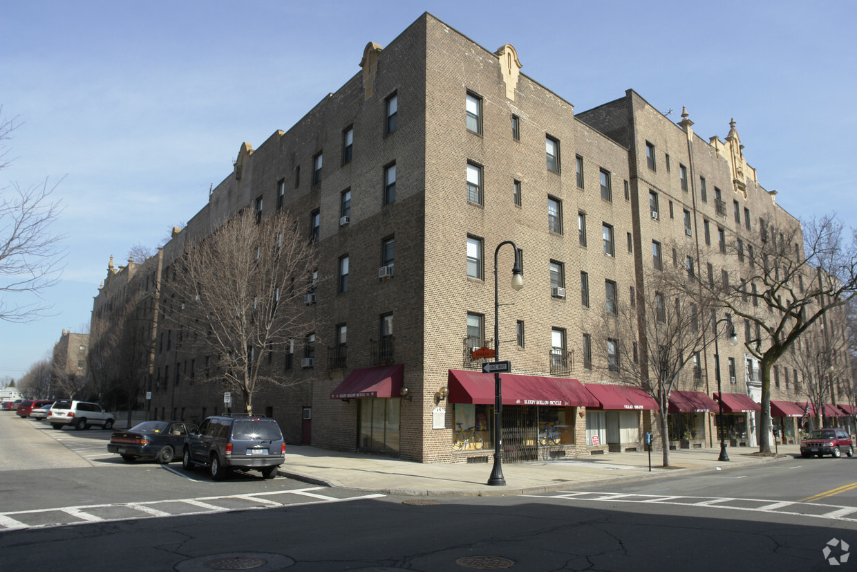 95 Beekman Ave - Van Tassell Apartments