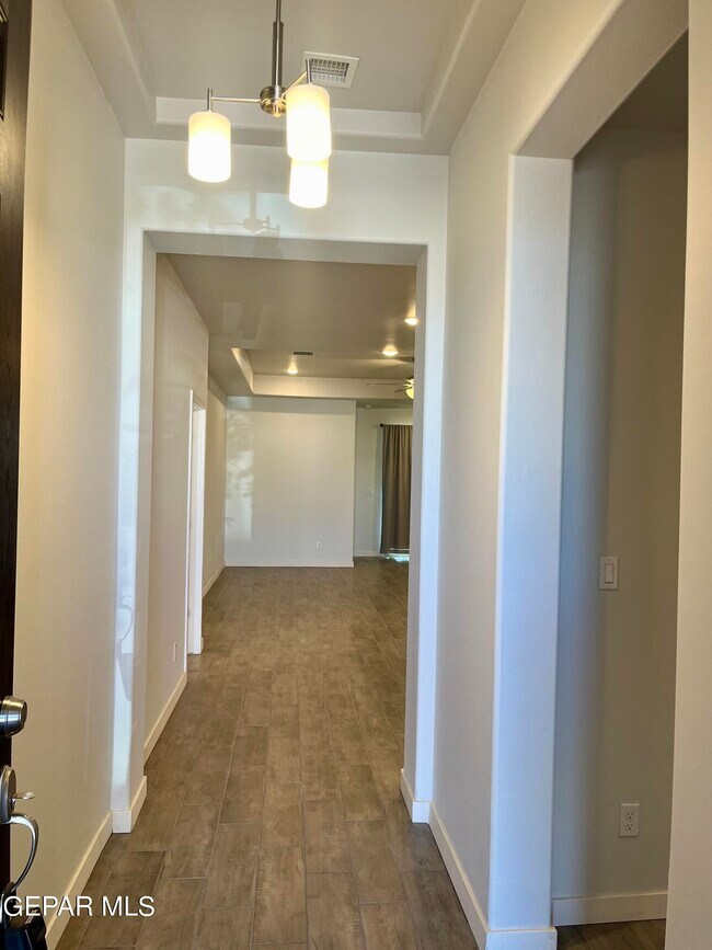 Building Photo - 12832 Haxby St