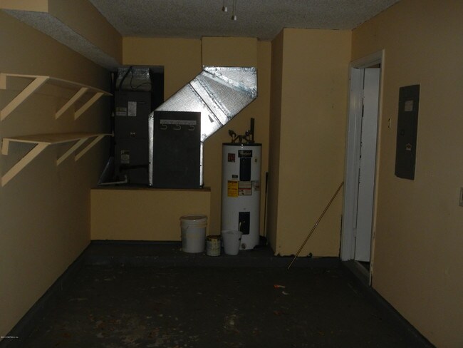 Foto del edificio - 517 Tuxedo Ct