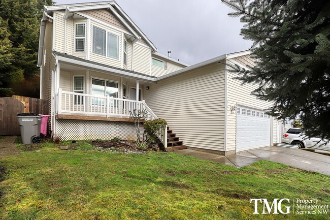 Spacious 4 Bedroom/2.5 Bath Hazell Dell Home! - Spacious 4 Bedroom/2.5 Bath Hazell Dell Home!