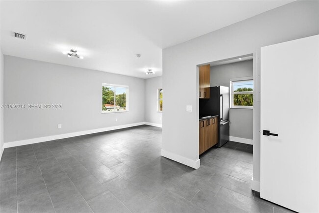 Foto del edificio - 2363 NW 15th St