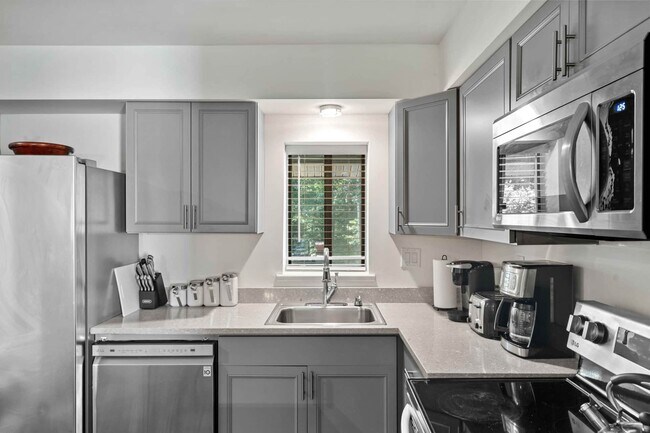 Building Photo - 75 Holly Ridge