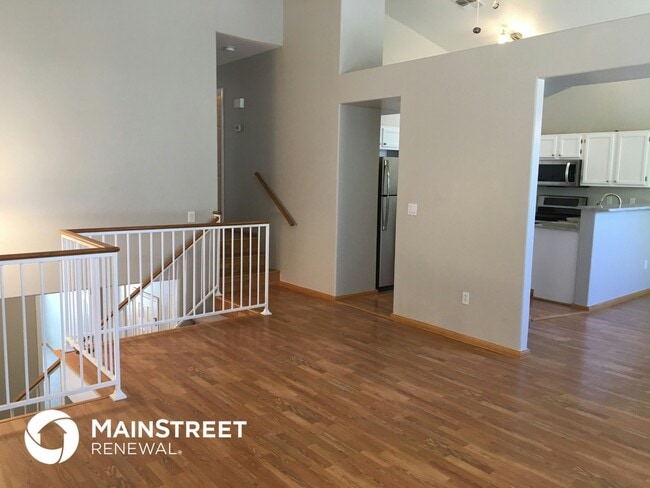 Building Photo - 5062 W Fairview St