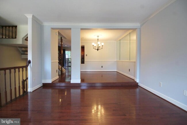 Building Photo - 8027 Merry Oaks Ct