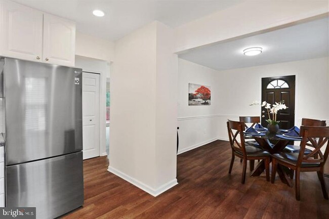 Building Photo - 9446 Goshen Ln