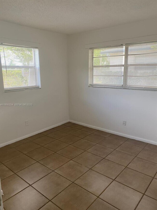 Foto del edificio - 2861 NW 15th Ct