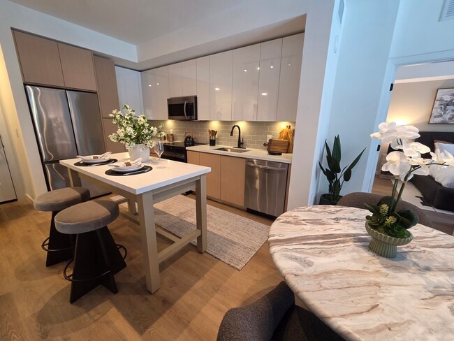 Building Photo - 1550 NE 124th St