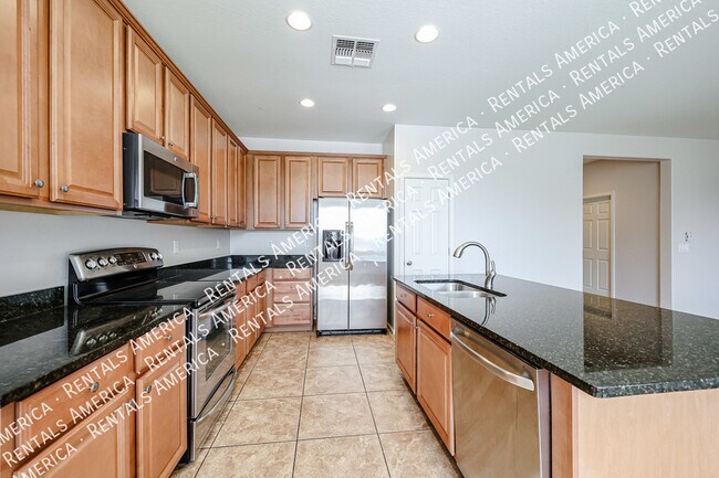 Building Photo - A Must See!!! 4 Bedrooms and 2 bath!!