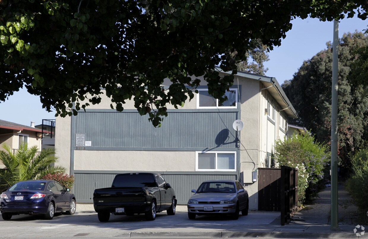 Building Photo - 2315 98th Ave