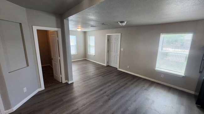 Building Photo - PALO ALTO HEIGHTS- 3bedroom 2 bath Home