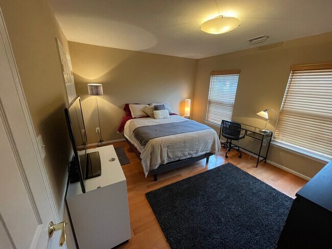 Foto del edificio - 6615 Schurtz St