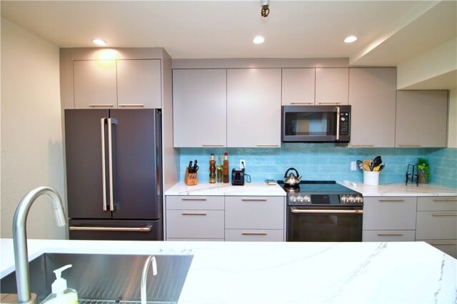 Building Photo - 230 S Catalina Ave