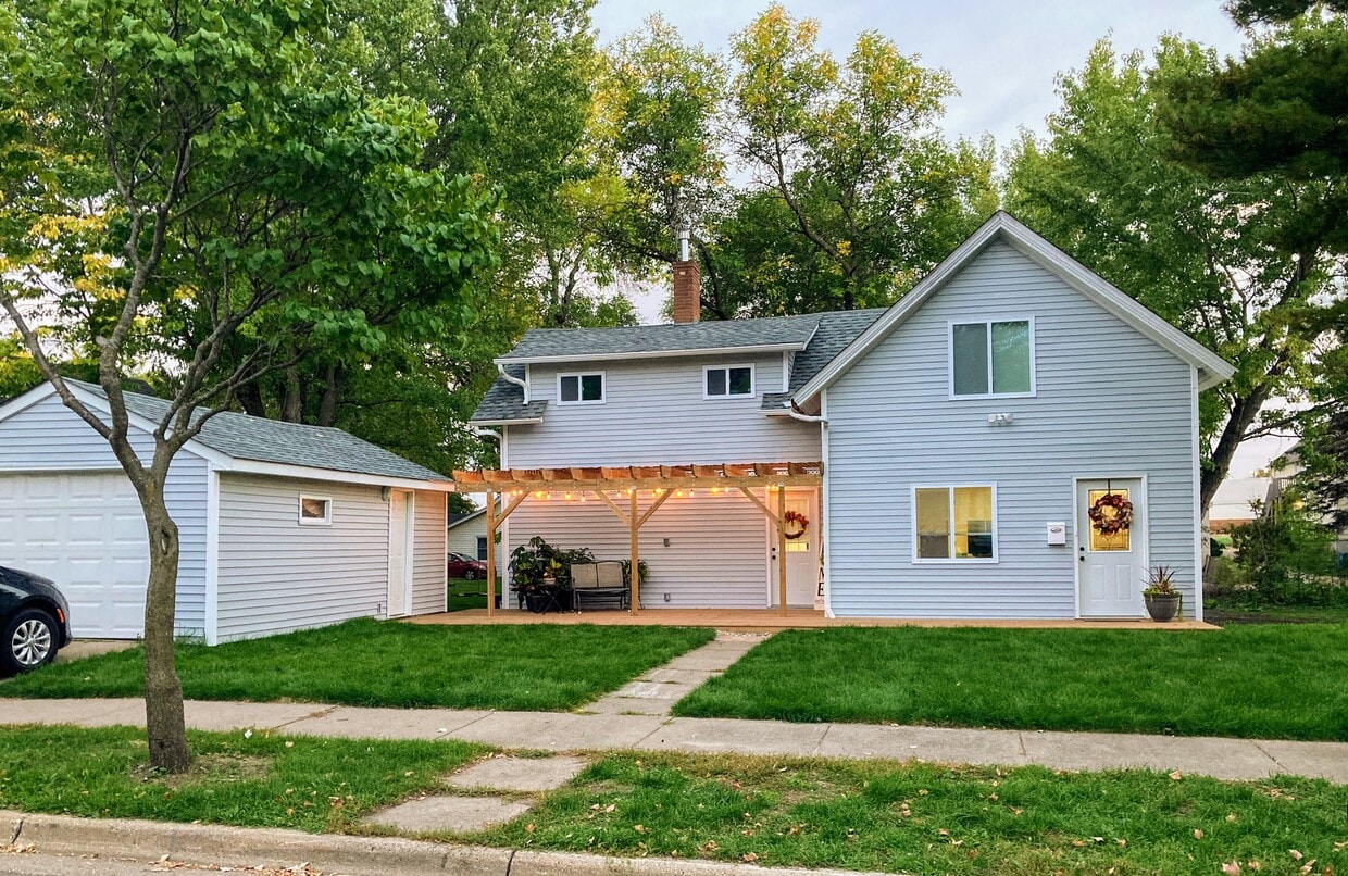 611 4th St NW, Elk River, MN 55330 House Rental in Elk River, MN