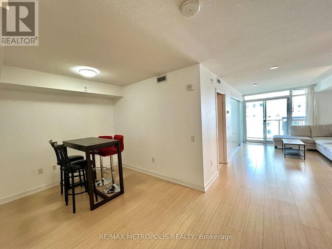 Building Photo - 85 Queens Wharf Rd