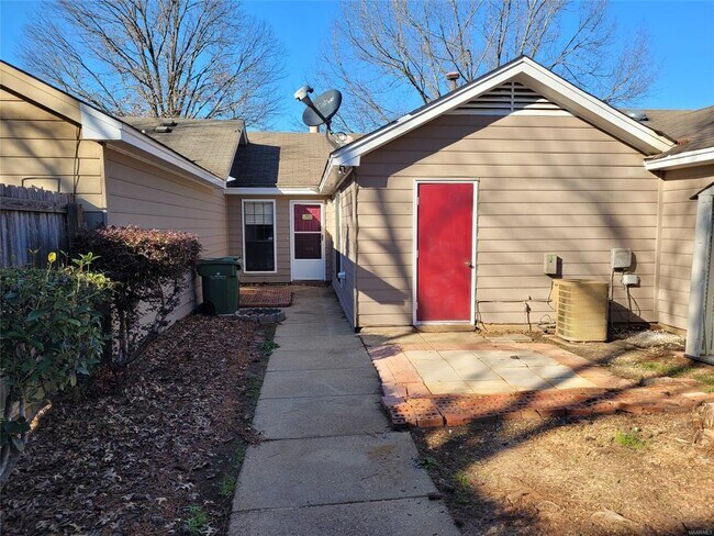 Building Photo - 5918 Carmel Dr