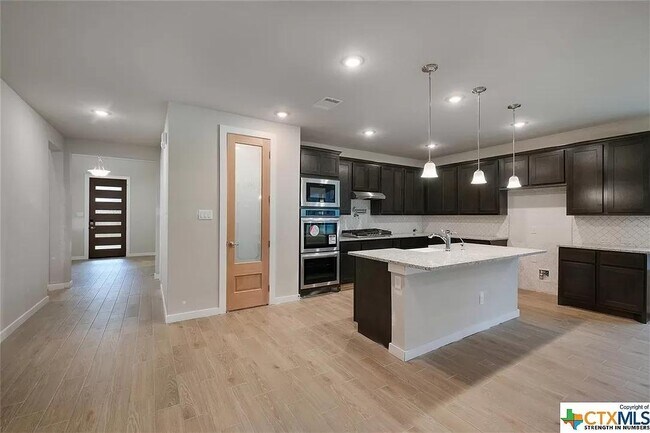 Building Photo - 107 Indigo Bend