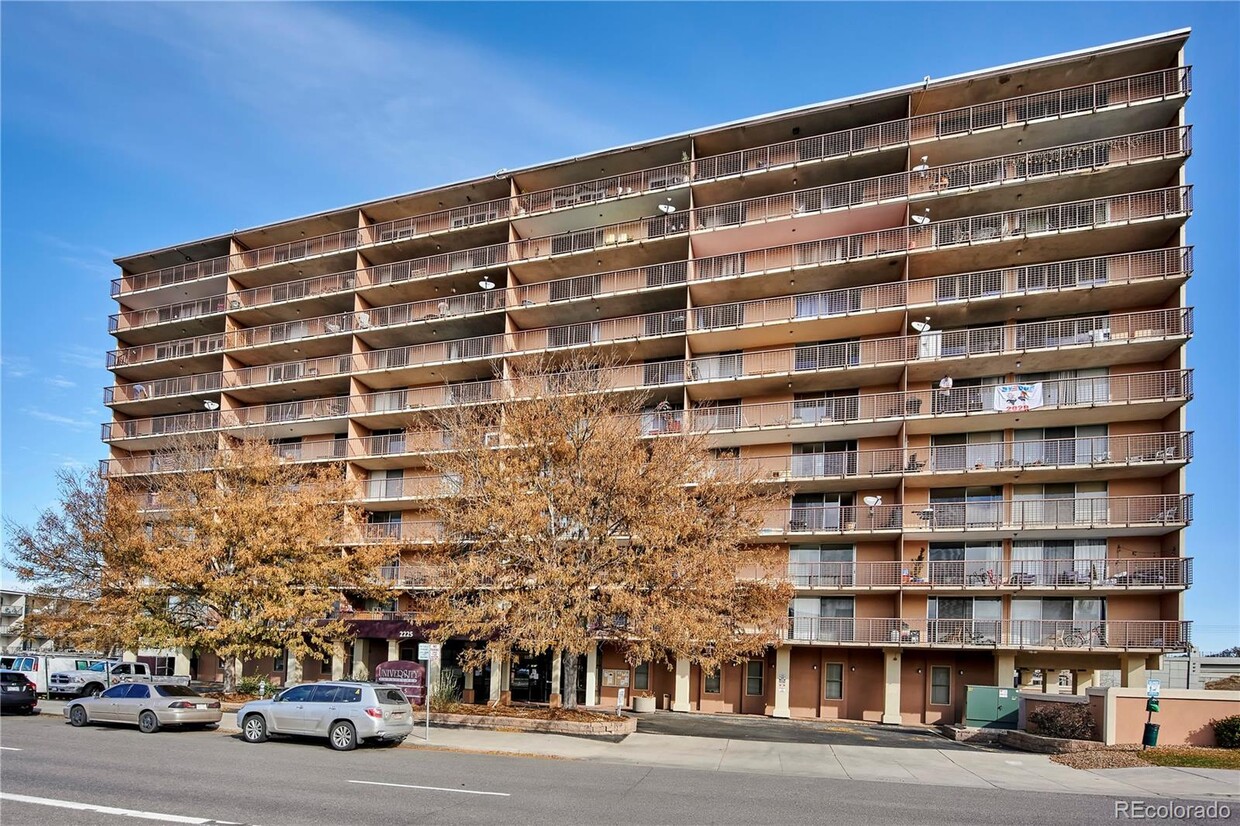 Foto principal - 2225 Buchtel Blvd