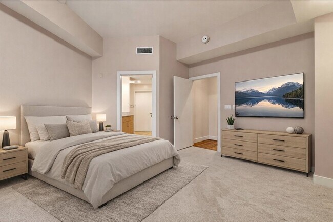Foto del edificio - 5055 Addison Cir
