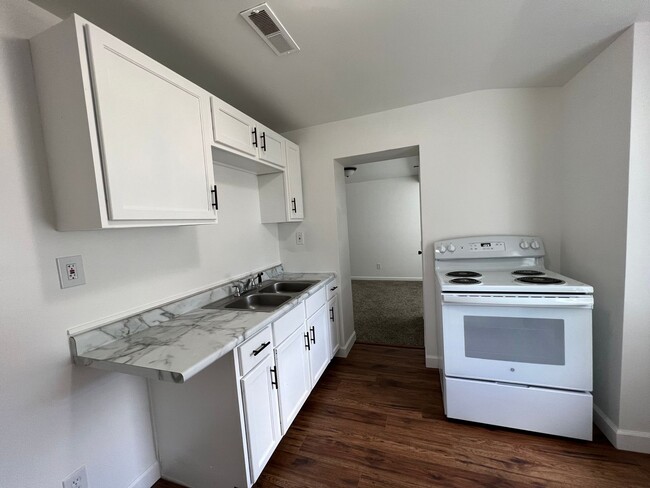 Building Photo - Large newly remodeled one bedroom one bath...