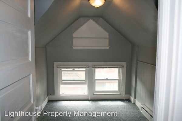 Building Photo - 300 Pleasant St SE