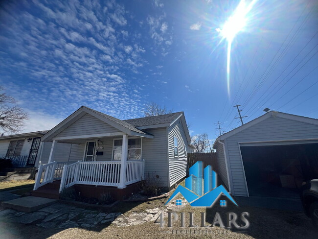 Building Photo - 2612 Vine Ct