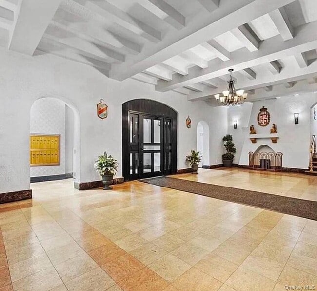 Foto del edificio - 37-21 80th St