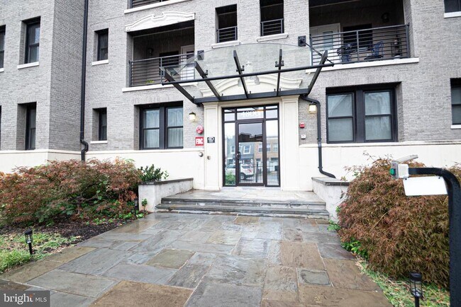 Foto del edificio - 4800 Georgia Ave NW