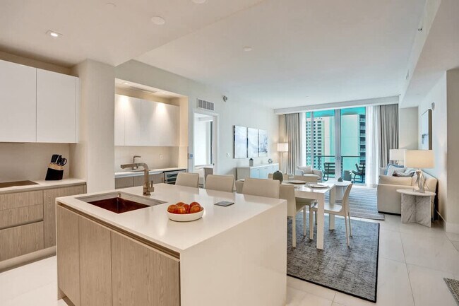 Foto del edificio - 3100 N Ocean Dr
