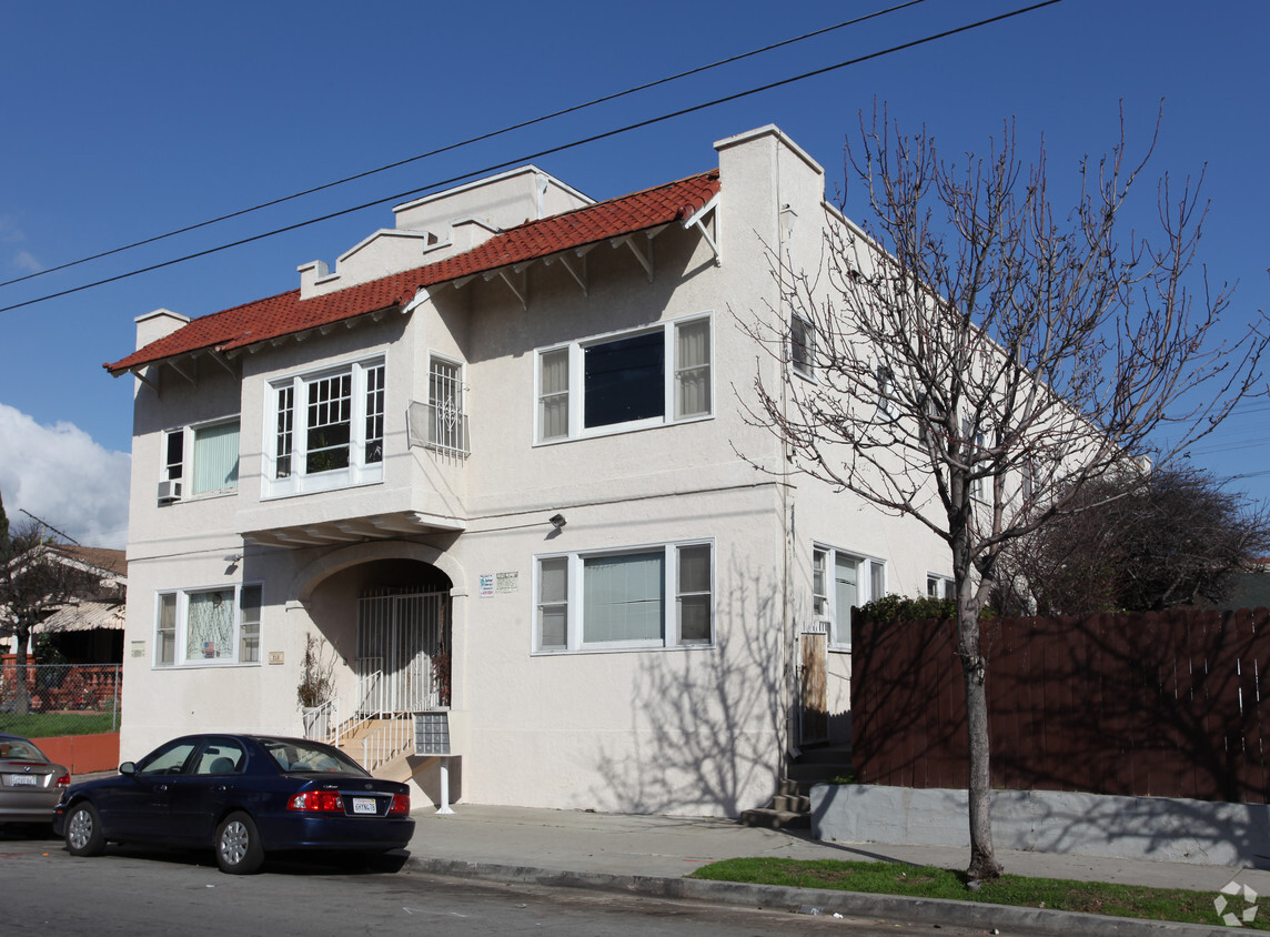 Primary Photo - 718 Daisy Ave