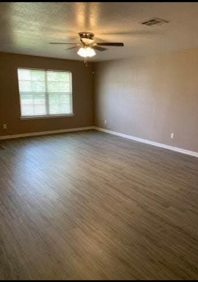 Foto del edificio - 39090 Prairie North Dr