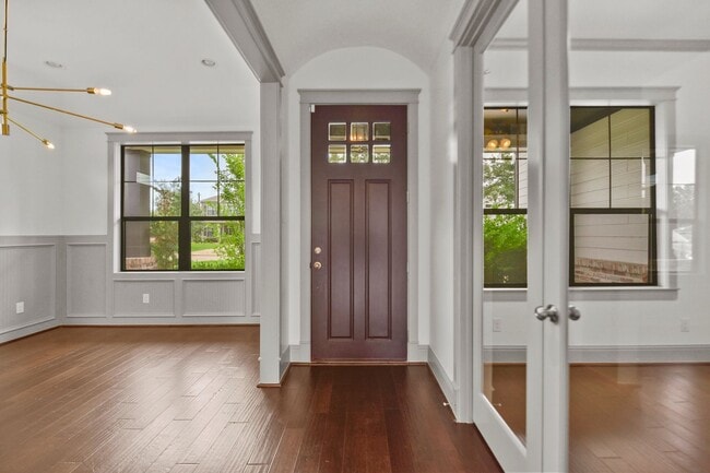 Building Photo - Timeless Elegance in Oak Forest: A Stylish...