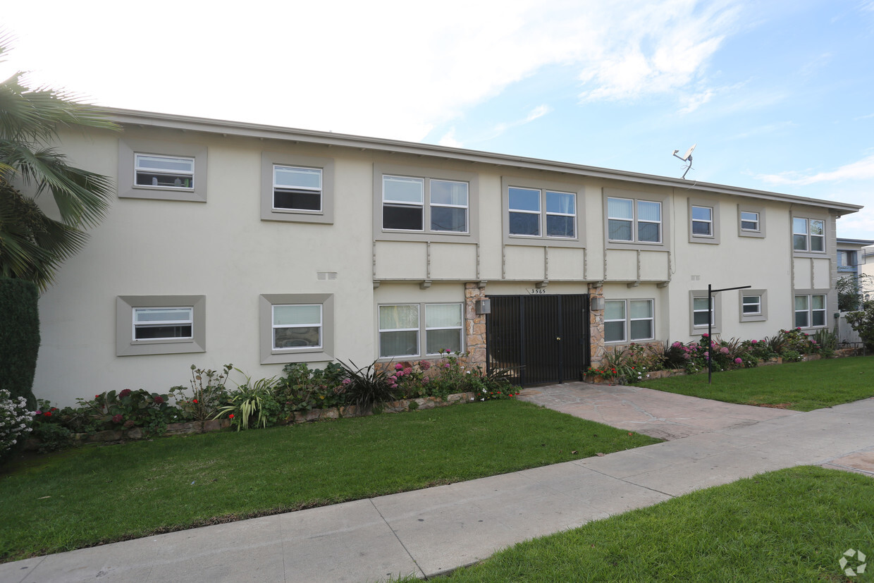 Building Photo - Palms Apartments