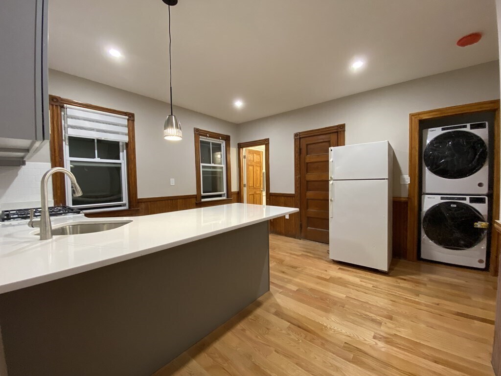 Foto principal - 114 White St