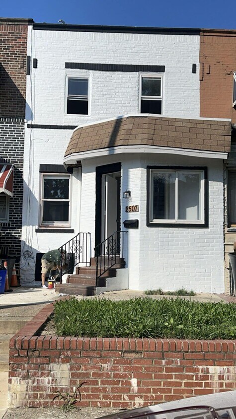 Primary Photo - 2507 S 68th St