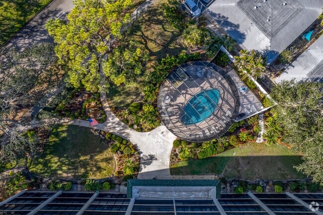 Pool - Venice Avenue Condominium