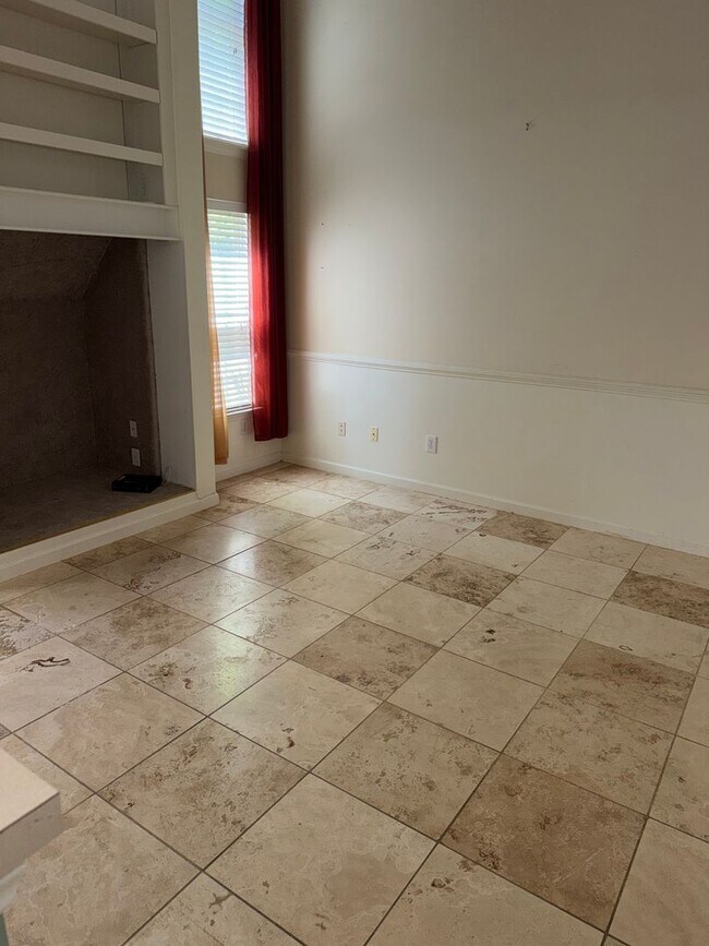 Building Photo - 15 Berrymore Ct