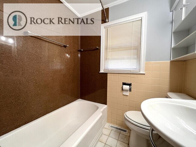 Building Photo - Cute 2 Bed 1 Bath House in Great Neighborhood