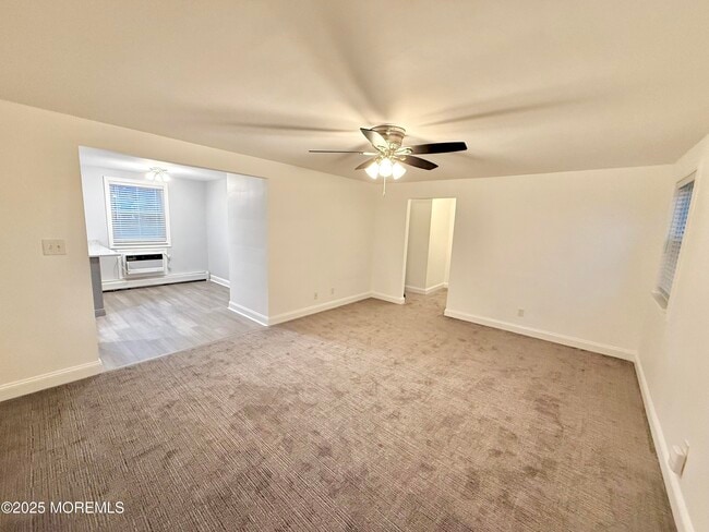 Building Photo - 169 Manor Dr