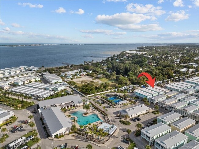 Building Photo - 257 NE Coastal Dr