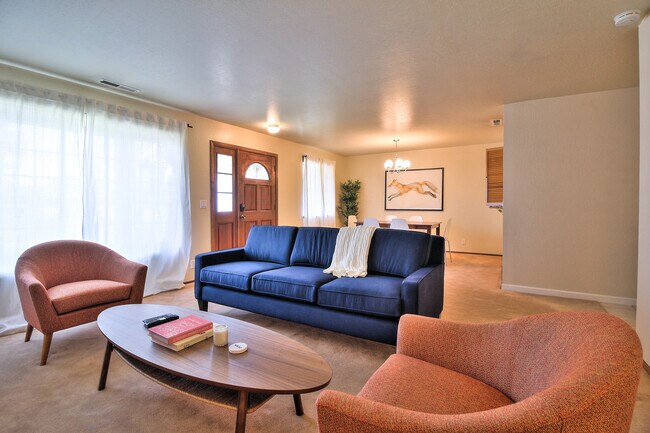 Building Photo - 3420 Eden Dr