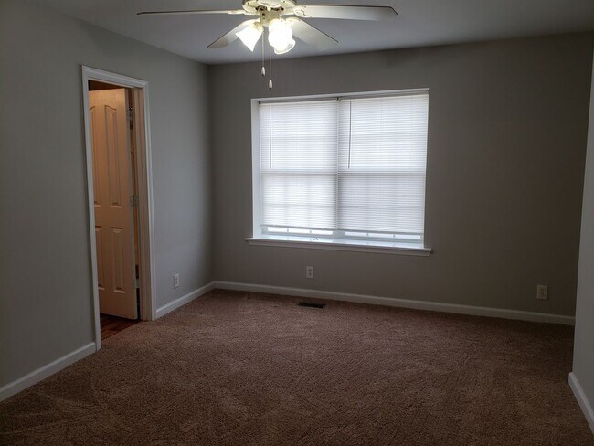 Foto del edificio - 2 Bedroom Duplex in Murfreesboro