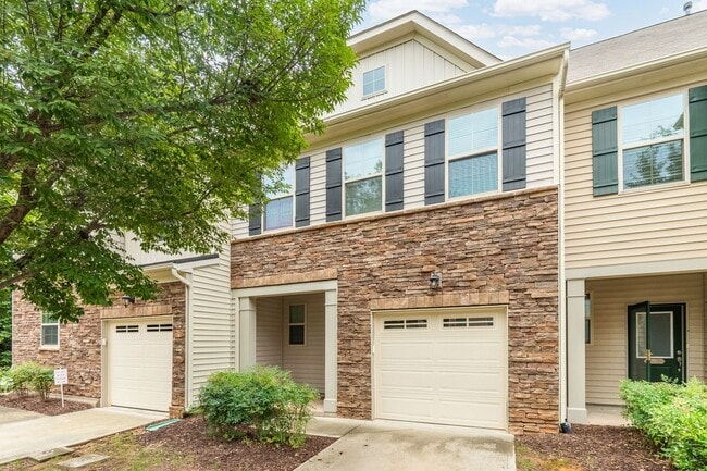 Beautiful 3 Bedroom Townhome in Thompson Ridge – Prime Durham Location! - Beautiful 3 Bedroom Townhome in Thompson Ridge – Prime Durham Location!