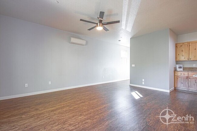 Building Photo - 188 N 41st Pl