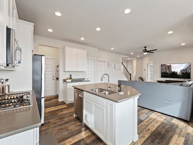 Foto del edificio - Stunning 4-Bed 2.5-Bath Oasis- Severance, CO!