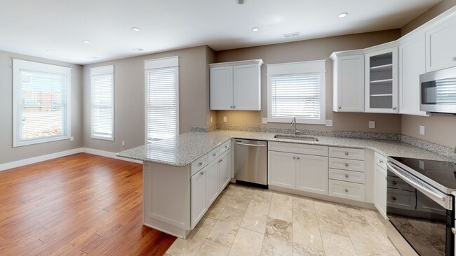 Building Photo - $1699 per Bedroom | 4BR in Fort Sanders | ...