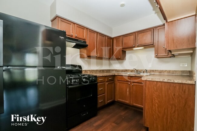 Building Photo - 335 E Vermont St