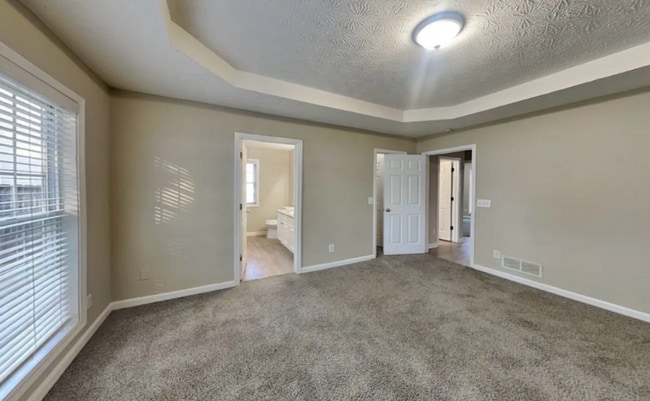 Building Photo - 759 Birchwood Ln SW