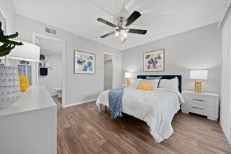 Building Photo - The Pointe at South Mountain