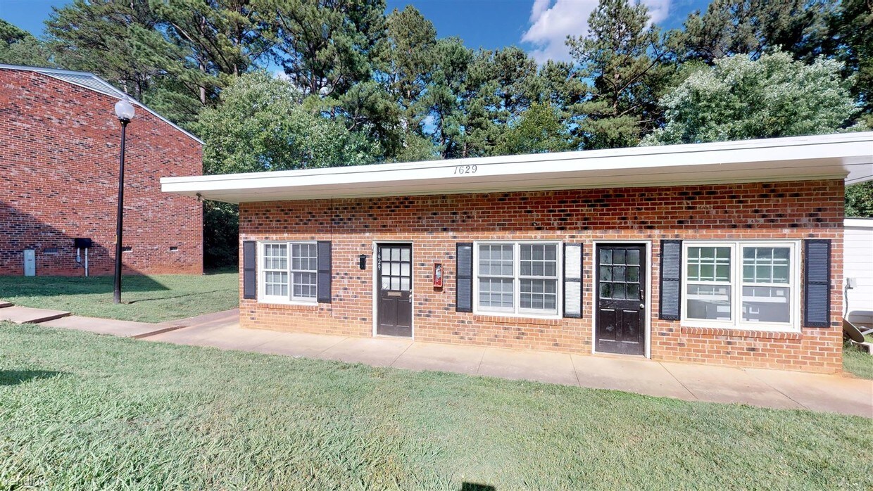 2 br, 1 bath - Colonial Arms Apartments - 2 br, 1 bath  - Colonial Arms Apartments