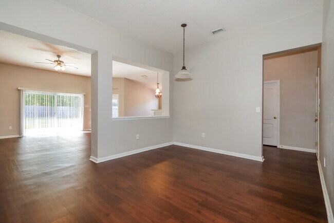 Foto del edificio - 1814 Hollow Glen Dr
